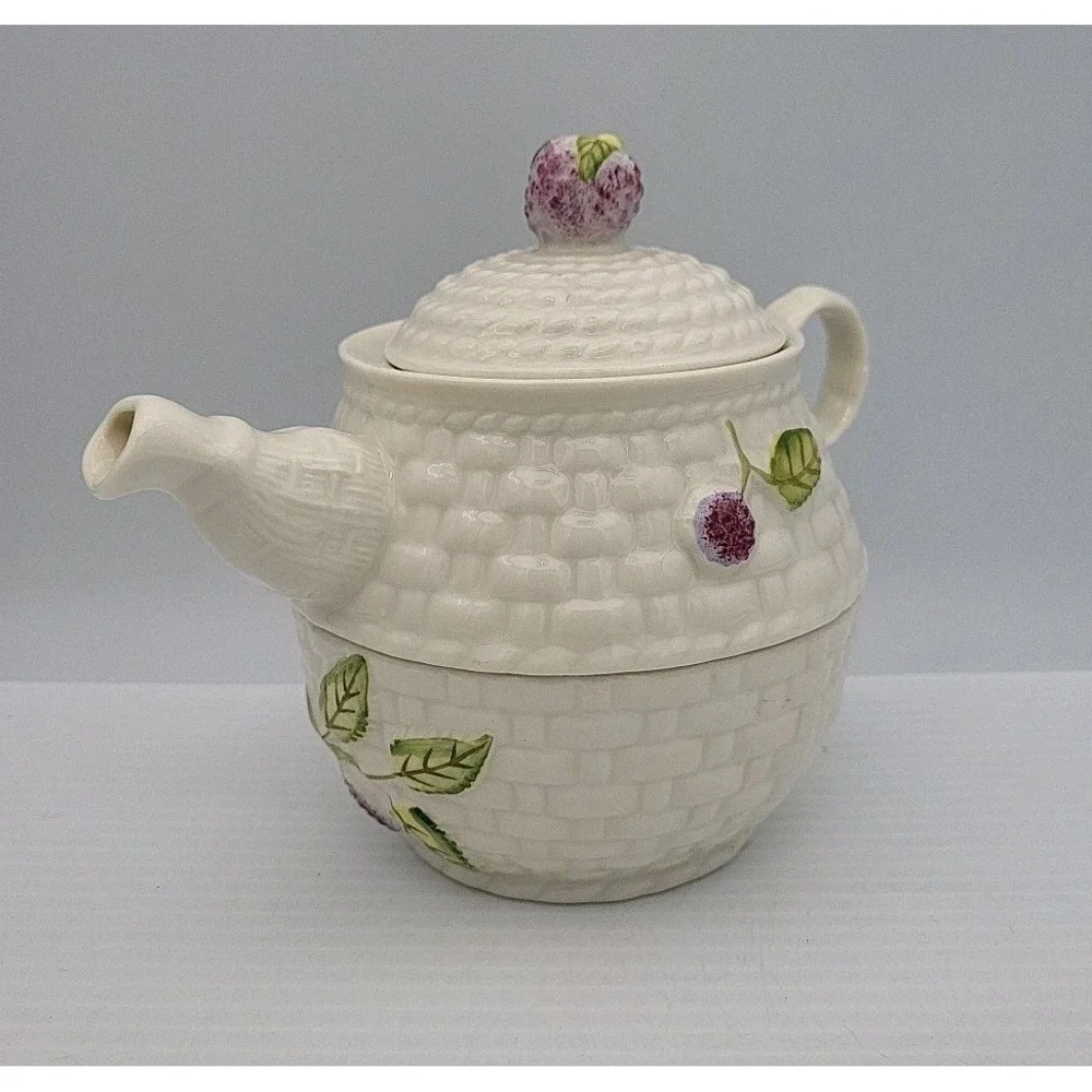 Belleek Teapot Tea for One‎ w/Stackable Cup Basket Weave Fruits of the Forest